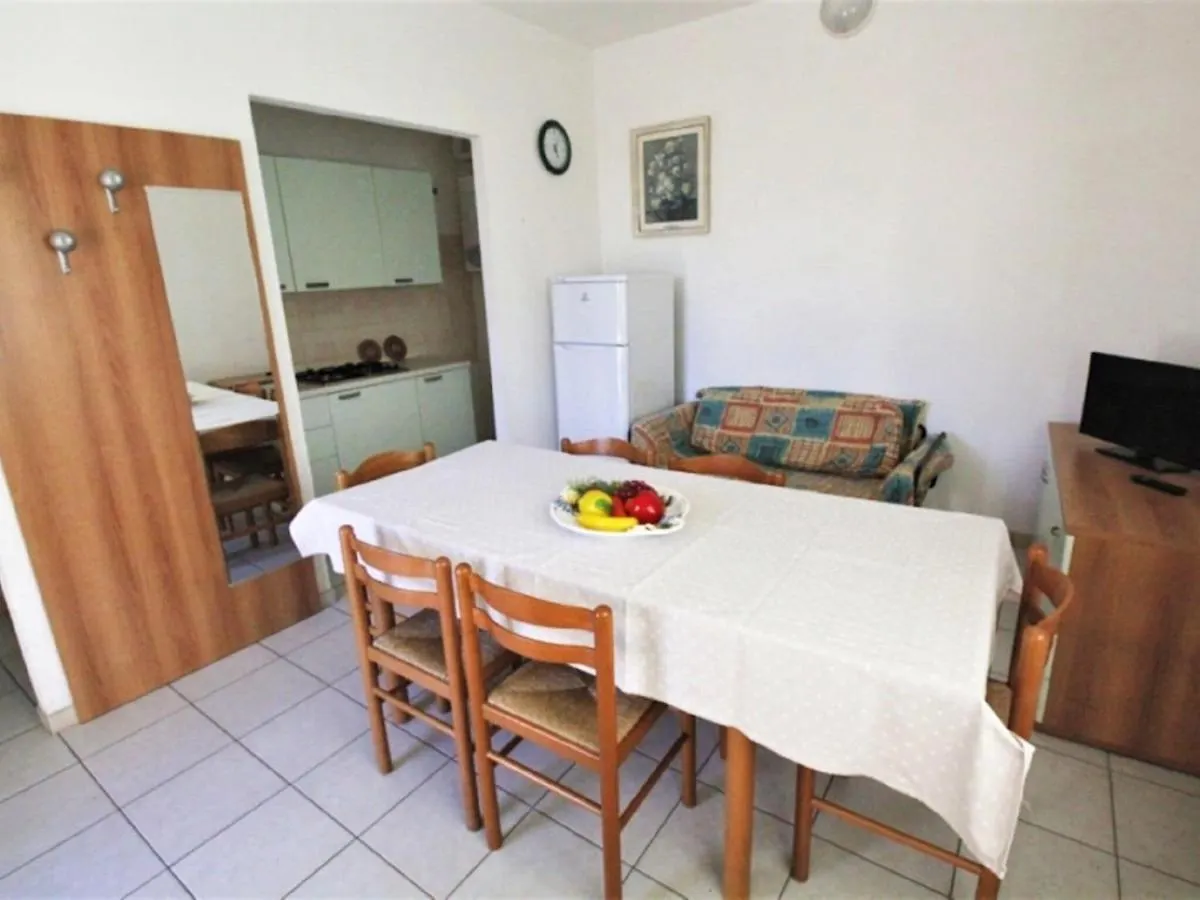 Cozy Holiday Home In Rosolina Mare With A Garden Italy